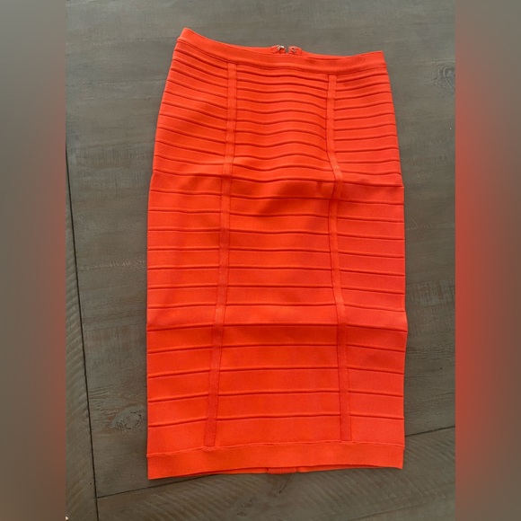 Herve Leger Kaitlin Skirt Sz Small - Picture 3 of 6
